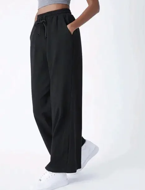 PERFETTE WOLLO  Women Regular Fit Black Polycotton Trousers
