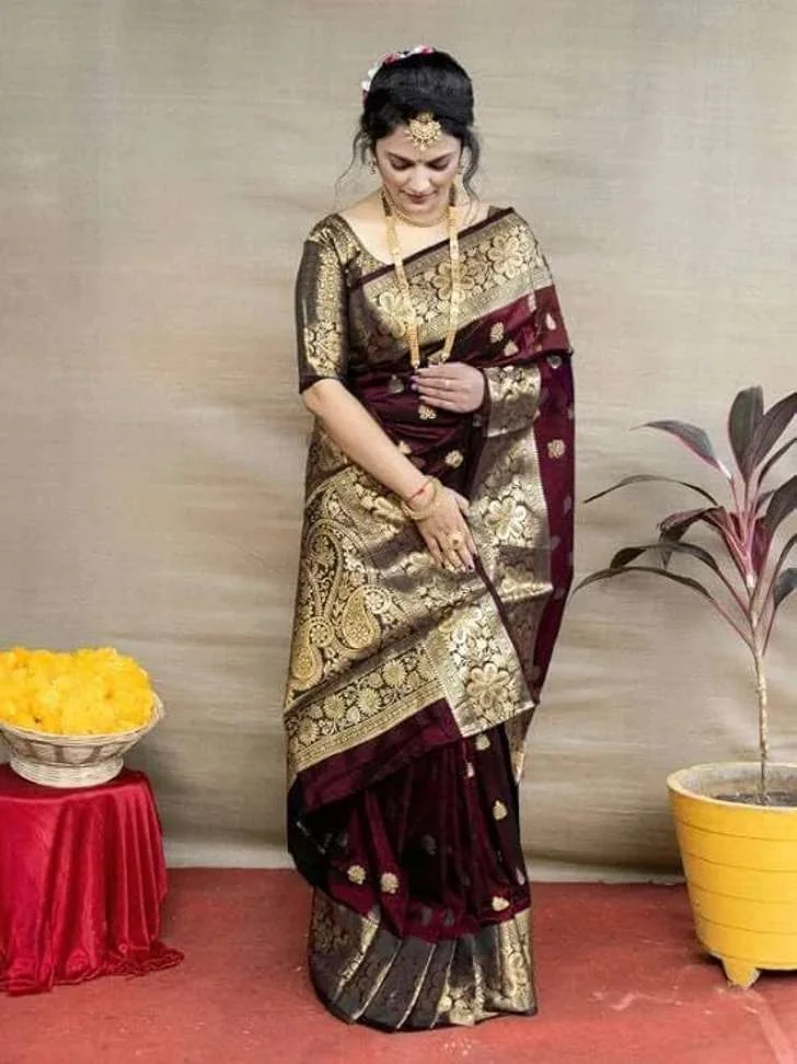 Woven Banarasi Silk Blend SareeWoven Banarasi Silk Blend Saree
