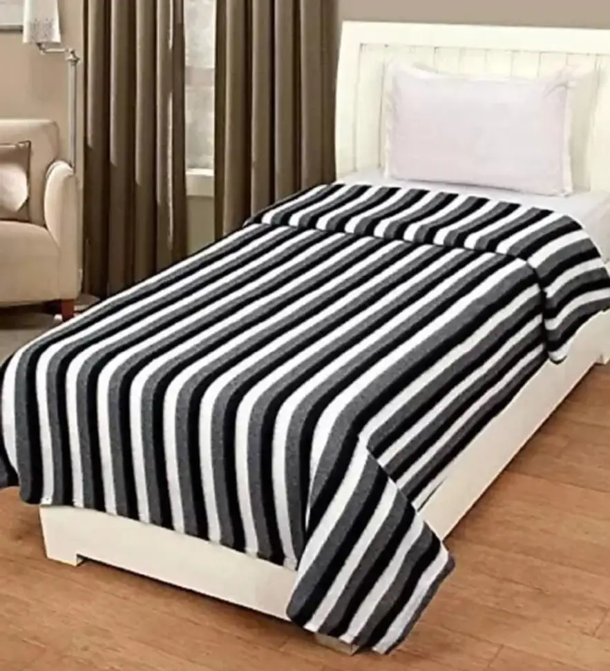 Striped Single Fleece Blanket (Woollen Blend, Multi)